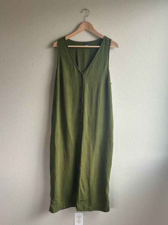Old Navy Dresses & Skirts - Olive Green Button-Front Sleeveless Midi Dress